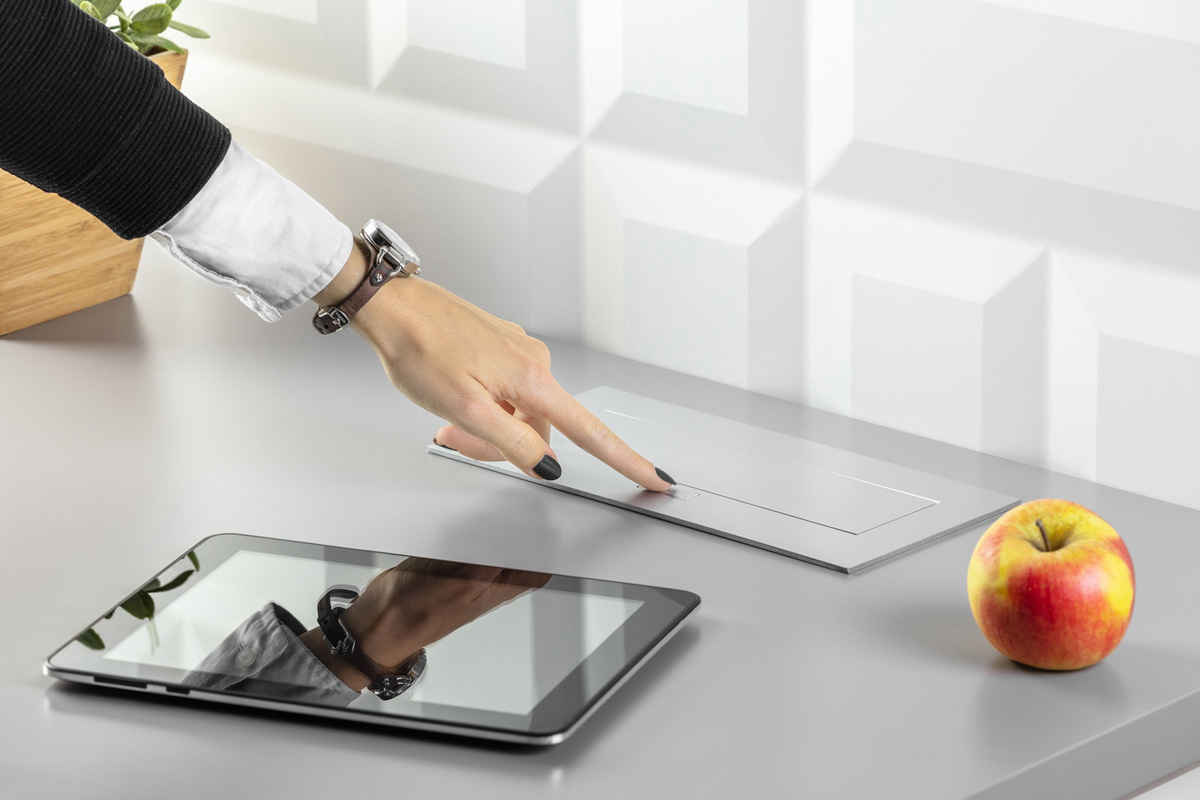 Встраиваемая розетка для офиса GTV, 3 гнезда "евро" (Schuko), белый