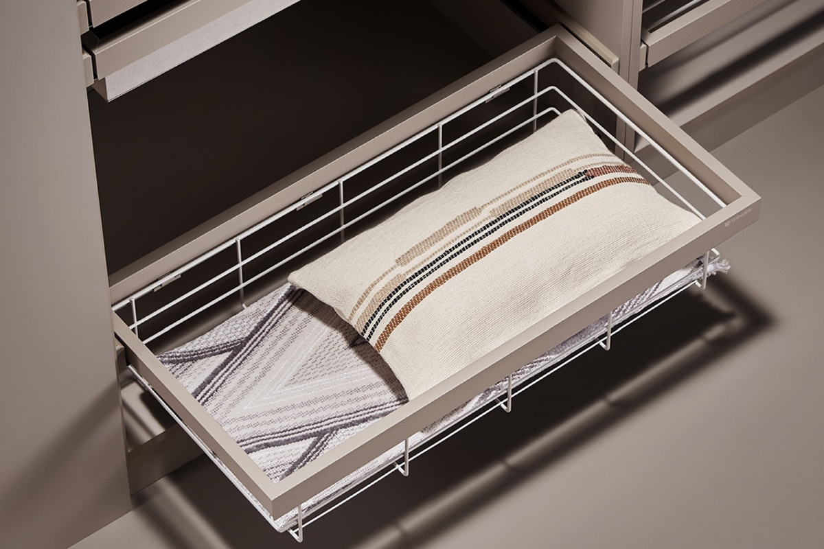 Выдвижная многофункциональная корзина в шкаф Unihopper COKA